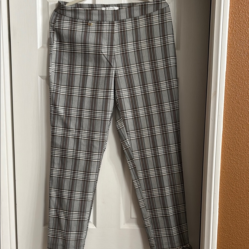 Zac & Rachel Gray Ankle Cropped Jeans with Classic Style